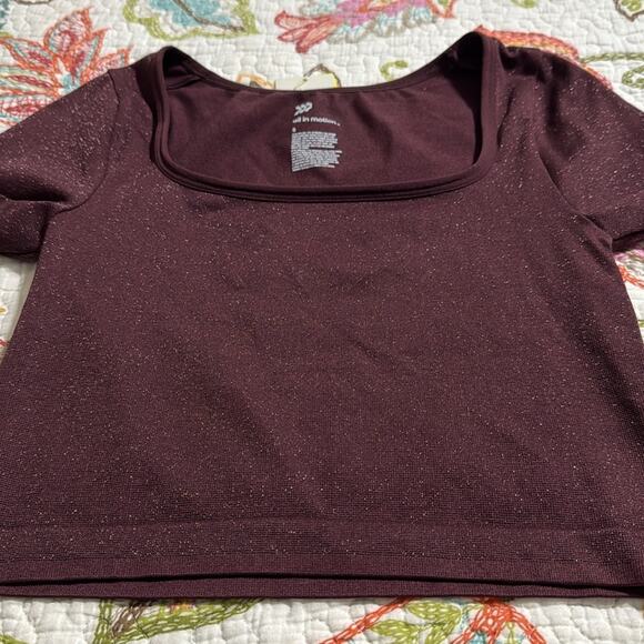 All In Motion size small pullover long sleeve tight fit cropped active top shiny - Picture 3 of 10